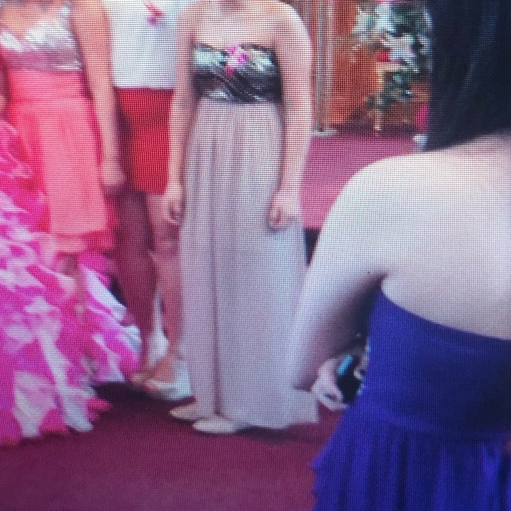 Dress - Picture 2 of 3
